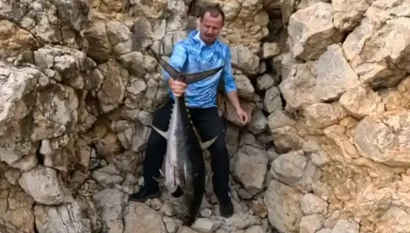 Saros Koyunda Avlanan Dev Balık, 30 Kilo ile Şaşkınlık Yarattı