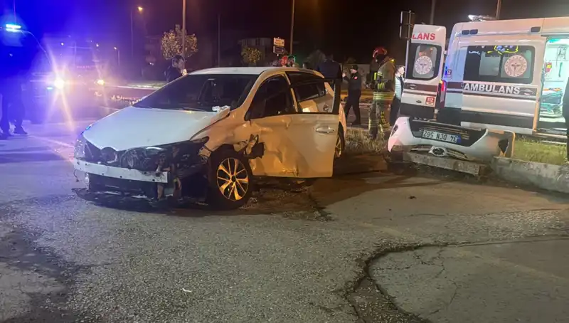 Pikap ve Otomobil Çarpıştı: Kazanın Ayrıntıları ve Sonuçları