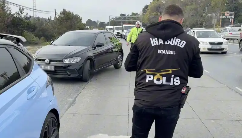 Emniyet Şeridini İhlal Eden Sürücü, Ceza Yerine Şaşırtan Bir Fırsat Elde Etti!