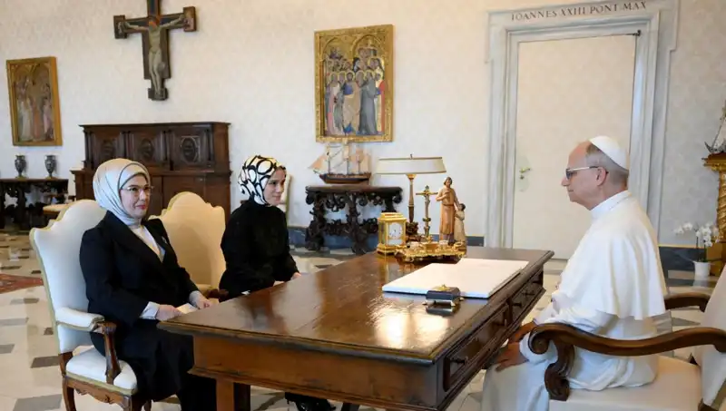 Emine Erdoğan ve Papa Leo, Gazze Sorununu Görüşmek Üzere Bir Araya Geldi