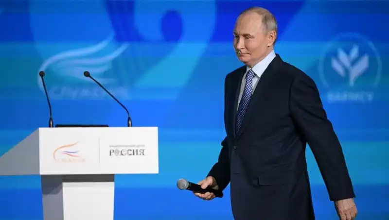 Rusya'da Yabancı Ajan Yasası: Putin’in Yeni Hamlesi Neleri Getiriyor?