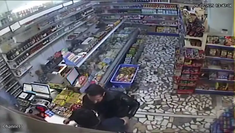 Cezaevi Firarisi Markette Kaos Yaratırken, Müşteriler Panik İçinde Kaçıştı