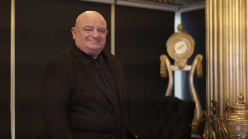 Moiz Mitrani: Tekstil Sektöründen Finansa Uzanan Olağanüstü Başarı Hikâyesi